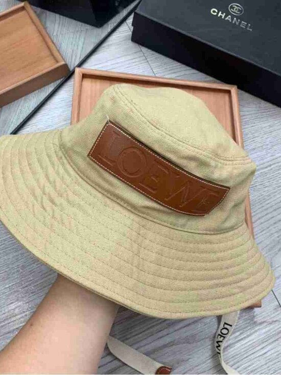 Authentic Loewe Logo Patch Bucket Hat Beige Canvas with Chin Strap NWT